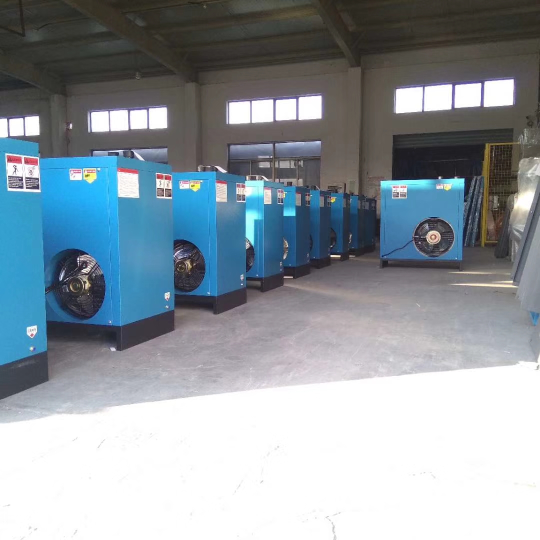 選購常溫風(fēng)冷型冷凍式干燥機(jī)這些不能忘記